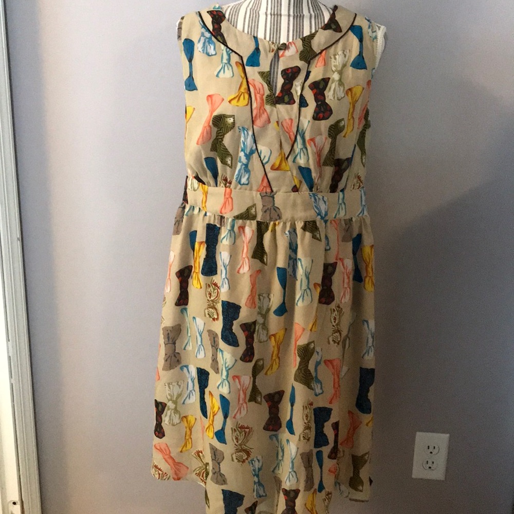 Bow print dress